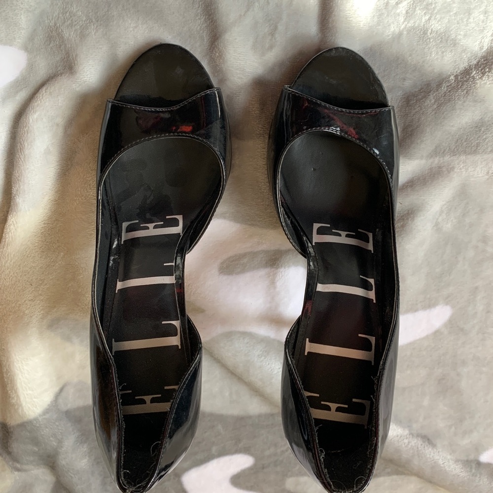 Heels - Picture 4 of 4